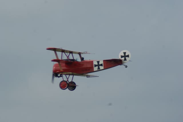 - Single-engine aircraft