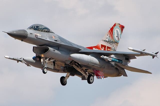 - Single-engine aircraft