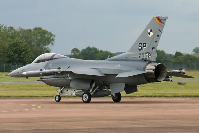 - Single-engine aircraft