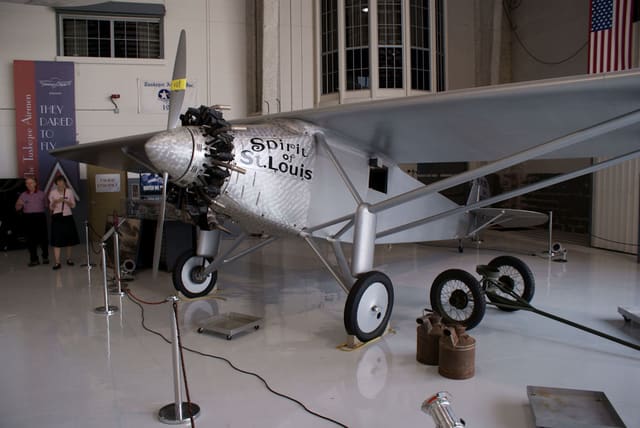 - Single-engine aircraft