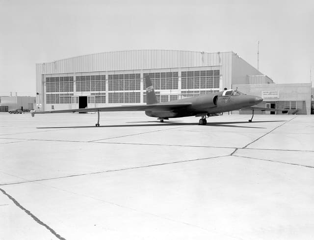 - Single-engine aircraft