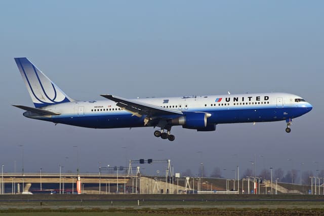 N656UA — Boeing