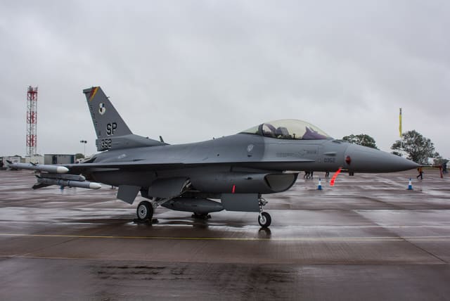 - Single-engine aircraft