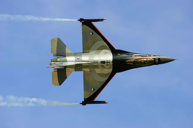 - Single-engine aircraft