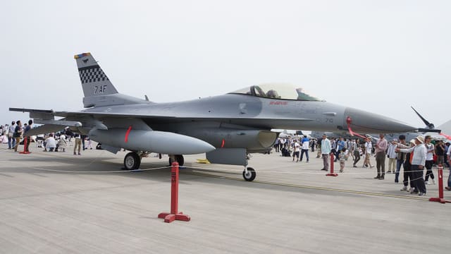 - Single-engine aircraft