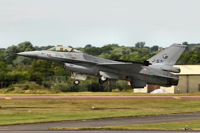 - Single-engine aircraft