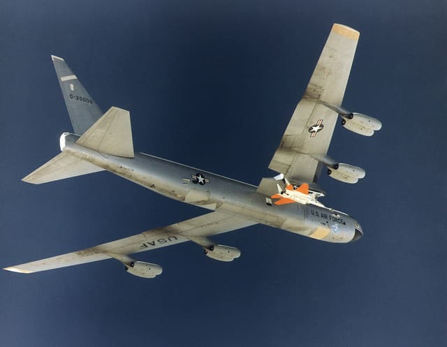 - Aircraft