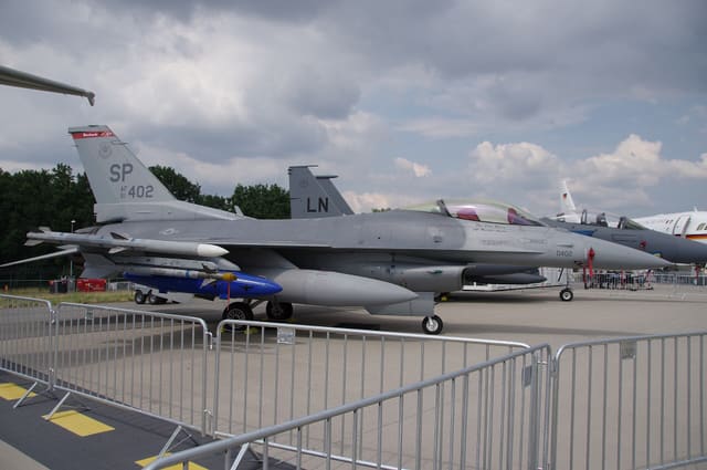 - Single-engine aircraft