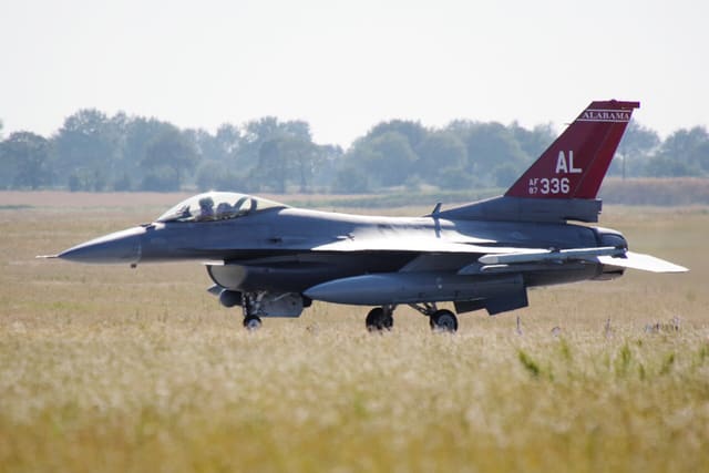 - Single-engine aircraft