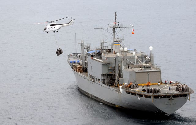 N330KW — Helicopter