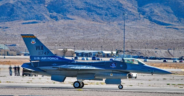 - Single-engine aircraft