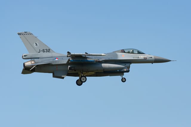 - Single-engine aircraft
