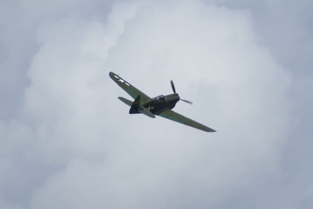 - Single-engine aircraft
