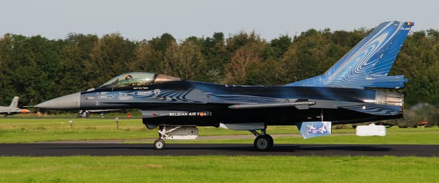 - Single-engine aircraft