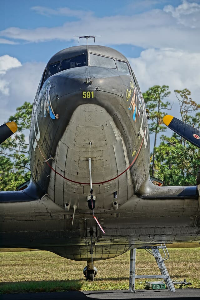 - Twin-engine aircraft