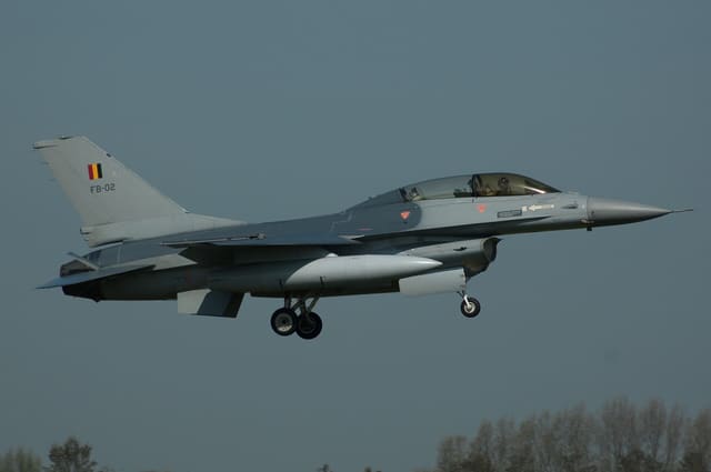- Single-engine aircraft