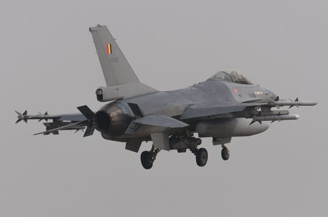 - Single-engine aircraft