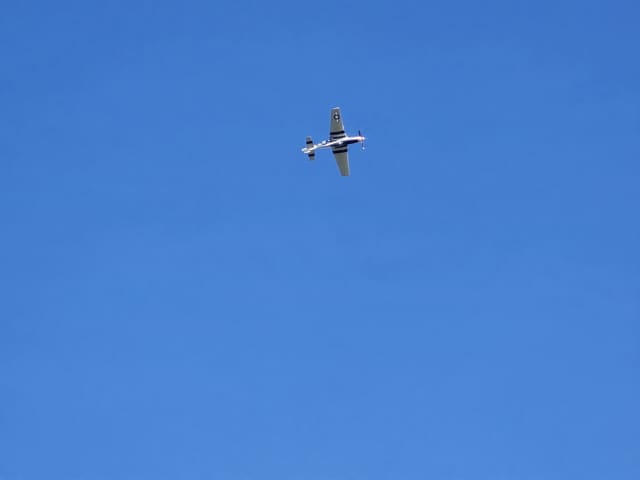 - Single-engine aircraft