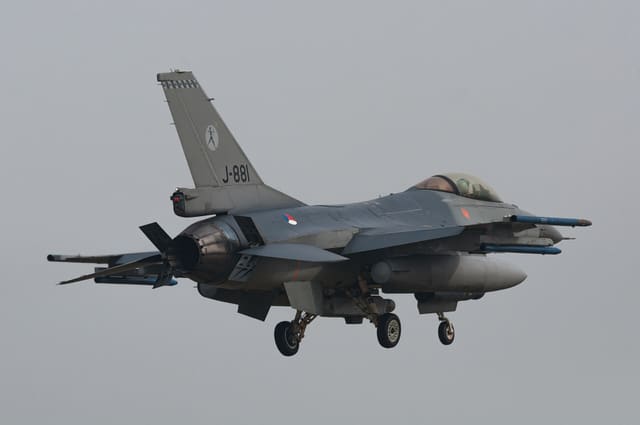- Single-engine aircraft
