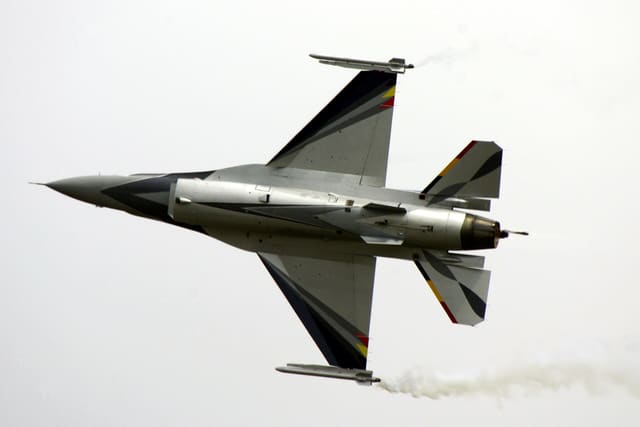 - Single-engine aircraft