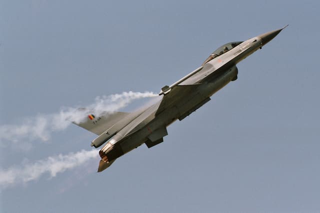 - Single-engine aircraft