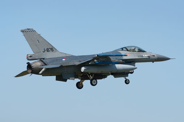 - Single-engine aircraft