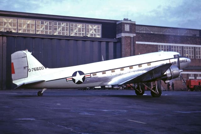 - Twin-engine aircraft