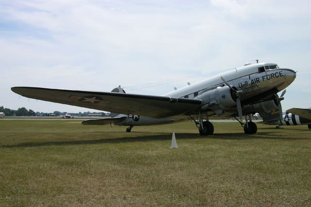 - Twin-engine aircraft