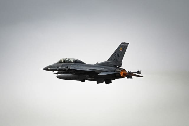 - Single-engine aircraft