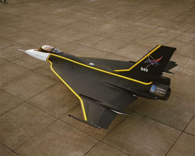 - Single-engine aircraft