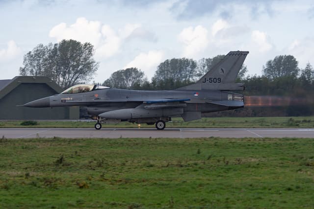 - Single-engine aircraft