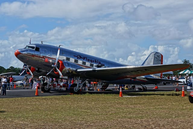 - Twin-engine aircraft