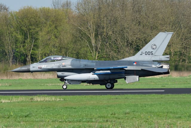 - Single-engine aircraft