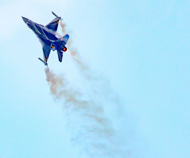 - Single-engine aircraft