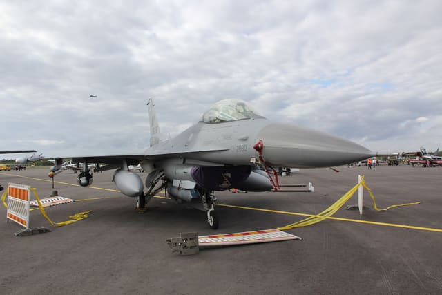 - Single-engine aircraft