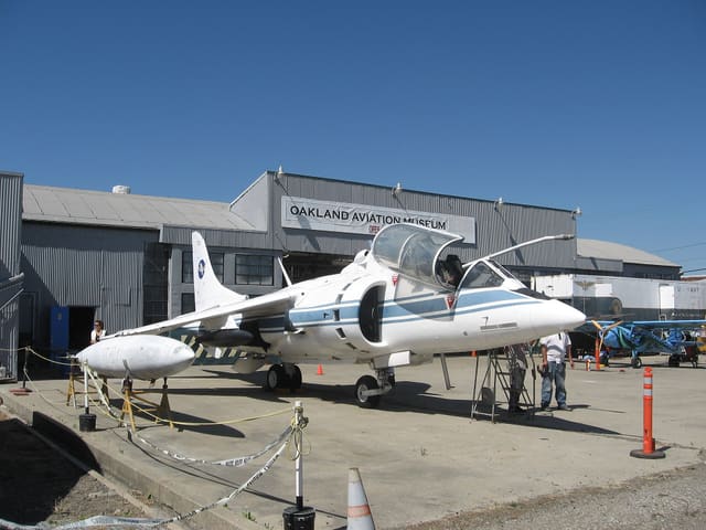 - Business jet