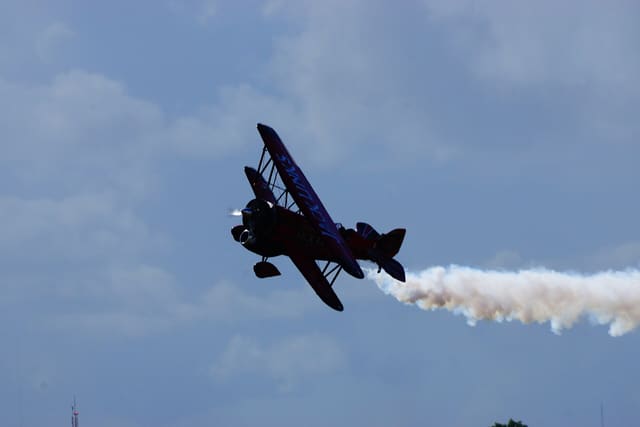 - Single-engine aircraft