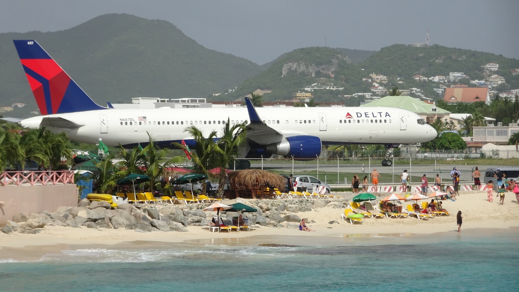 Neuwieser's best shot — N687DL