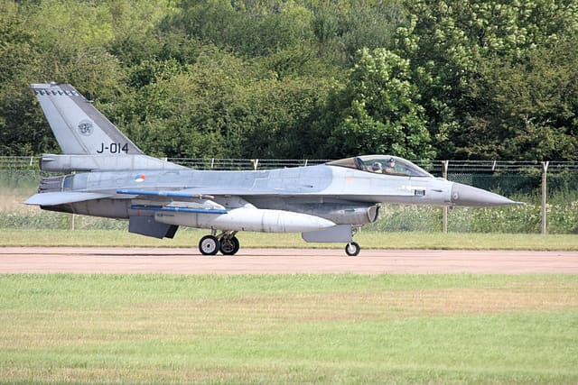 - Single-engine aircraft
