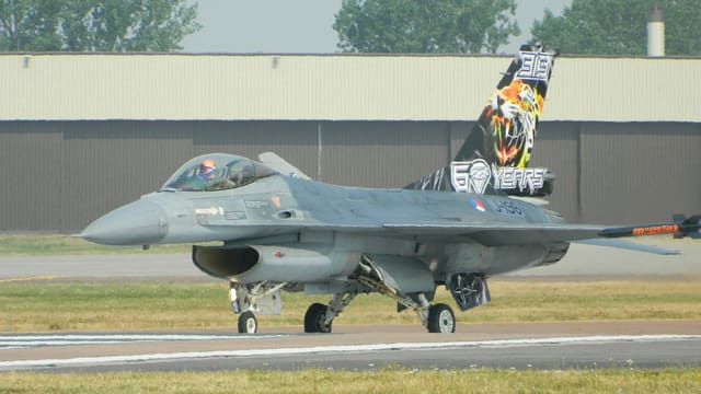 - Single-engine aircraft