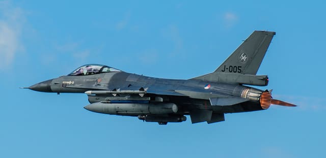 - Single-engine aircraft