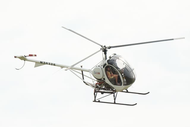 N2032S - Helicopter