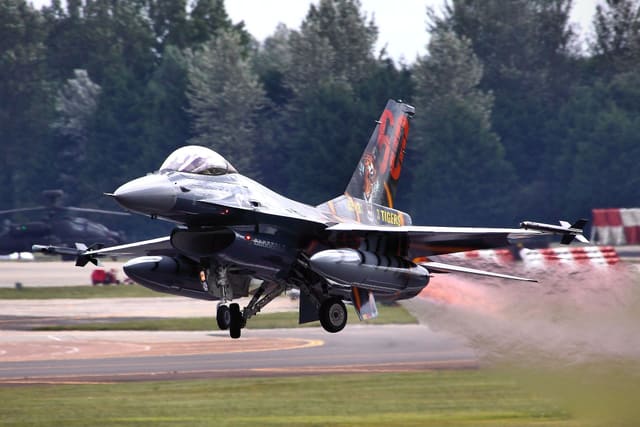 - Single-engine aircraft