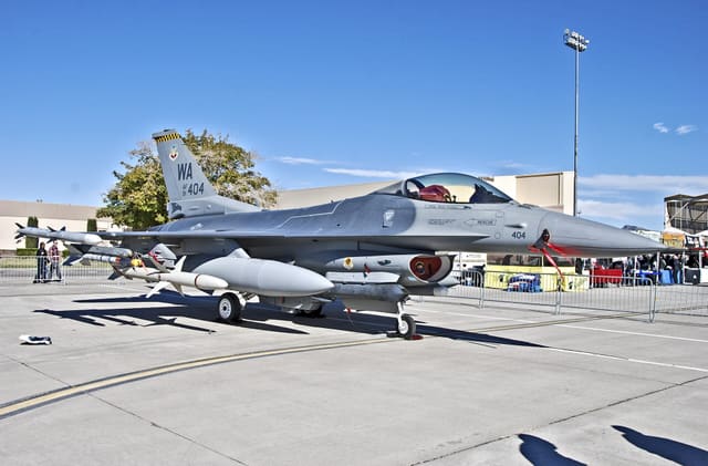 - Single-engine aircraft