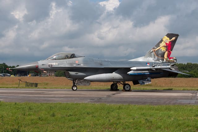 - Single-engine aircraft