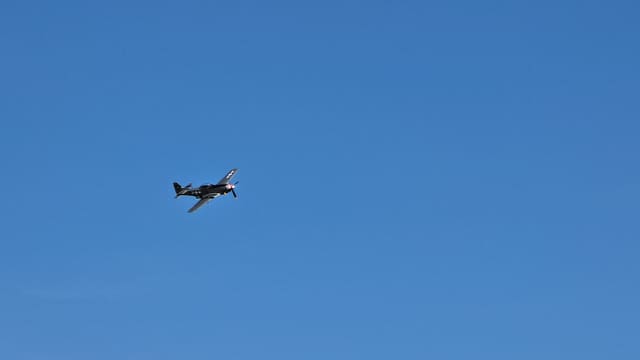 - Single-engine aircraft