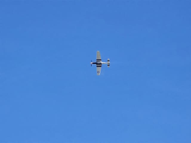 - Single-engine aircraft