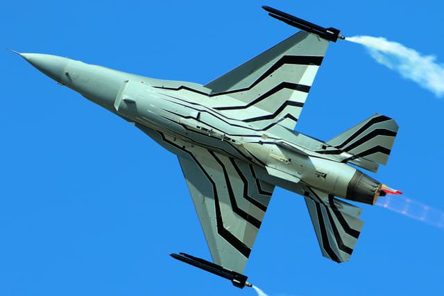 - Single-engine aircraft