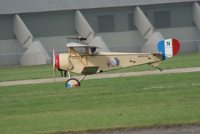- Single-engine aircraft