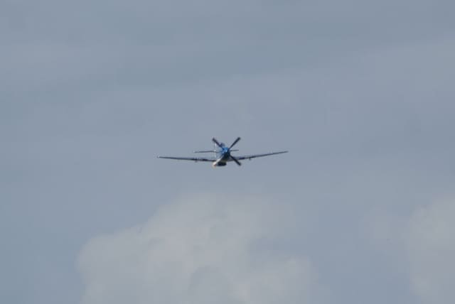 - Single-engine aircraft
